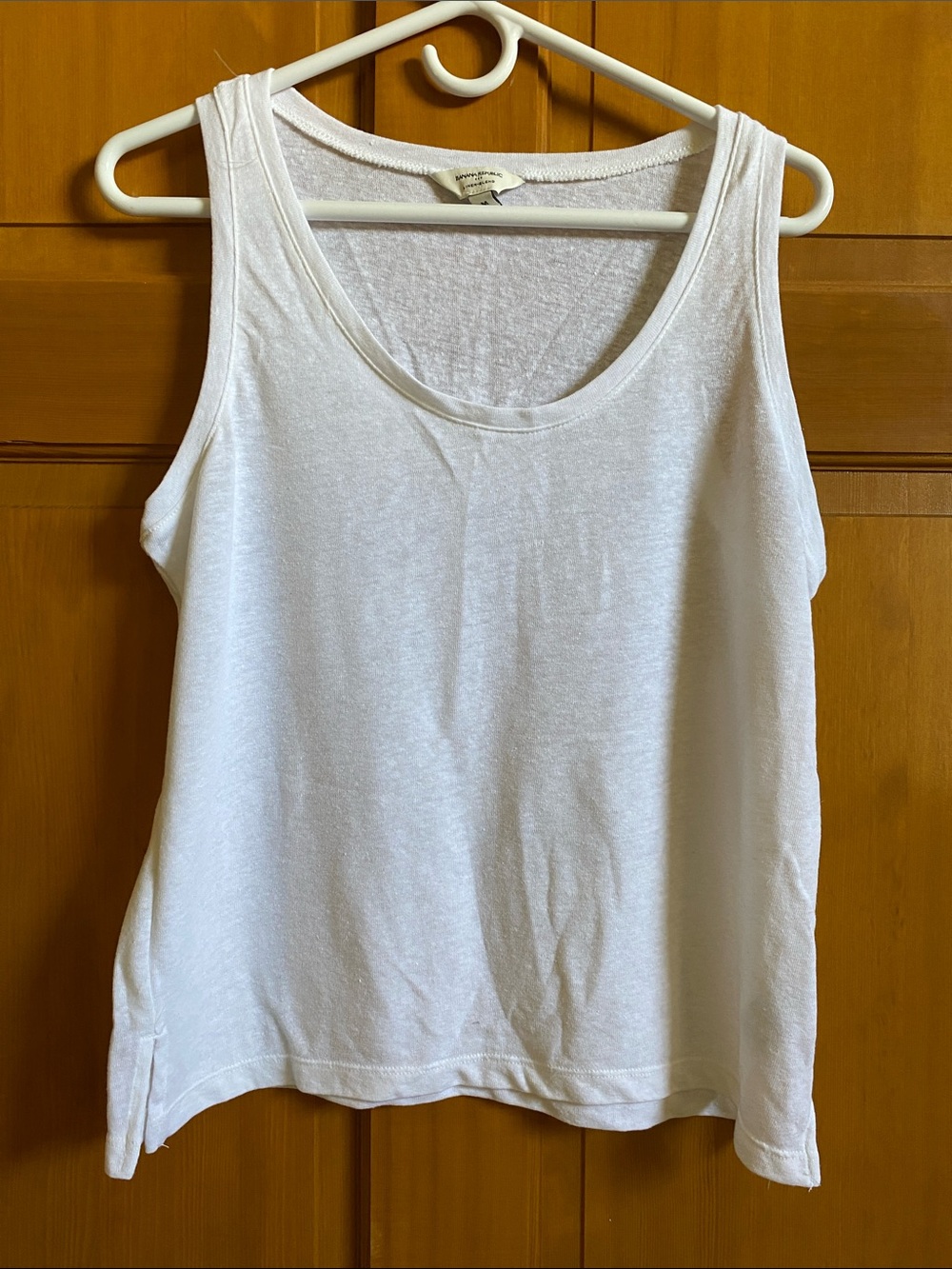 Banana Republic White Tank Top - Classic Sleeveless